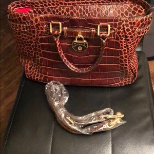 Gently used beautiful w strap detachable md tote